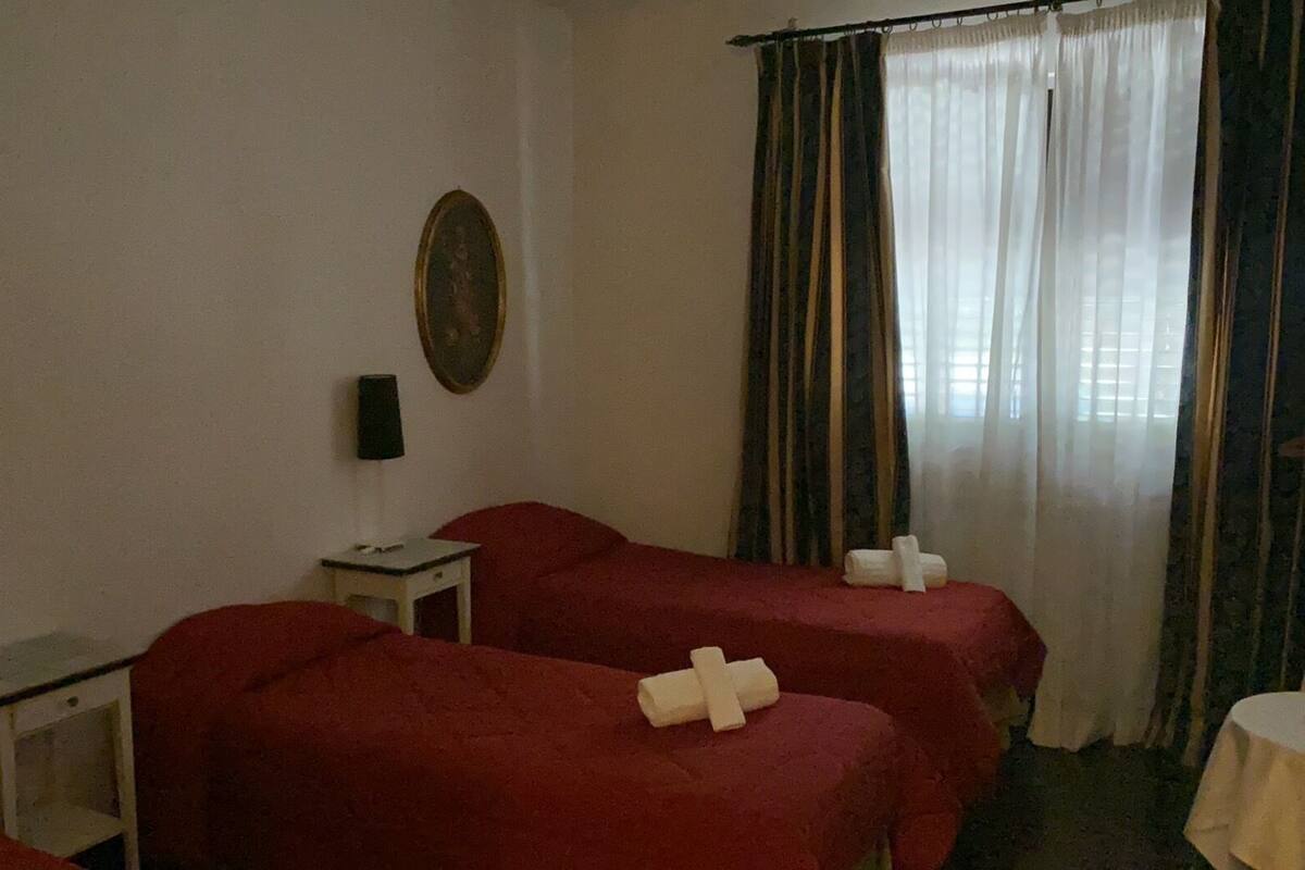 Bureau, draps fournis