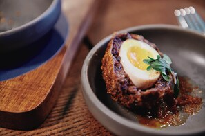 Breakfast meal - The Kings Arms (Egham)