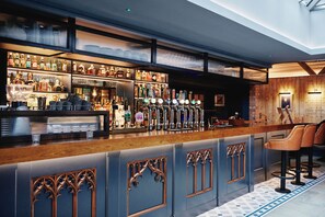 Bar (on property) - The Kings Arms (Egham)