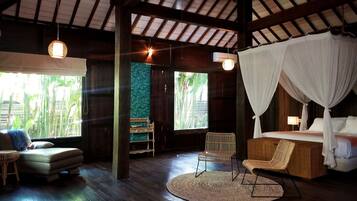 Romantic Studio