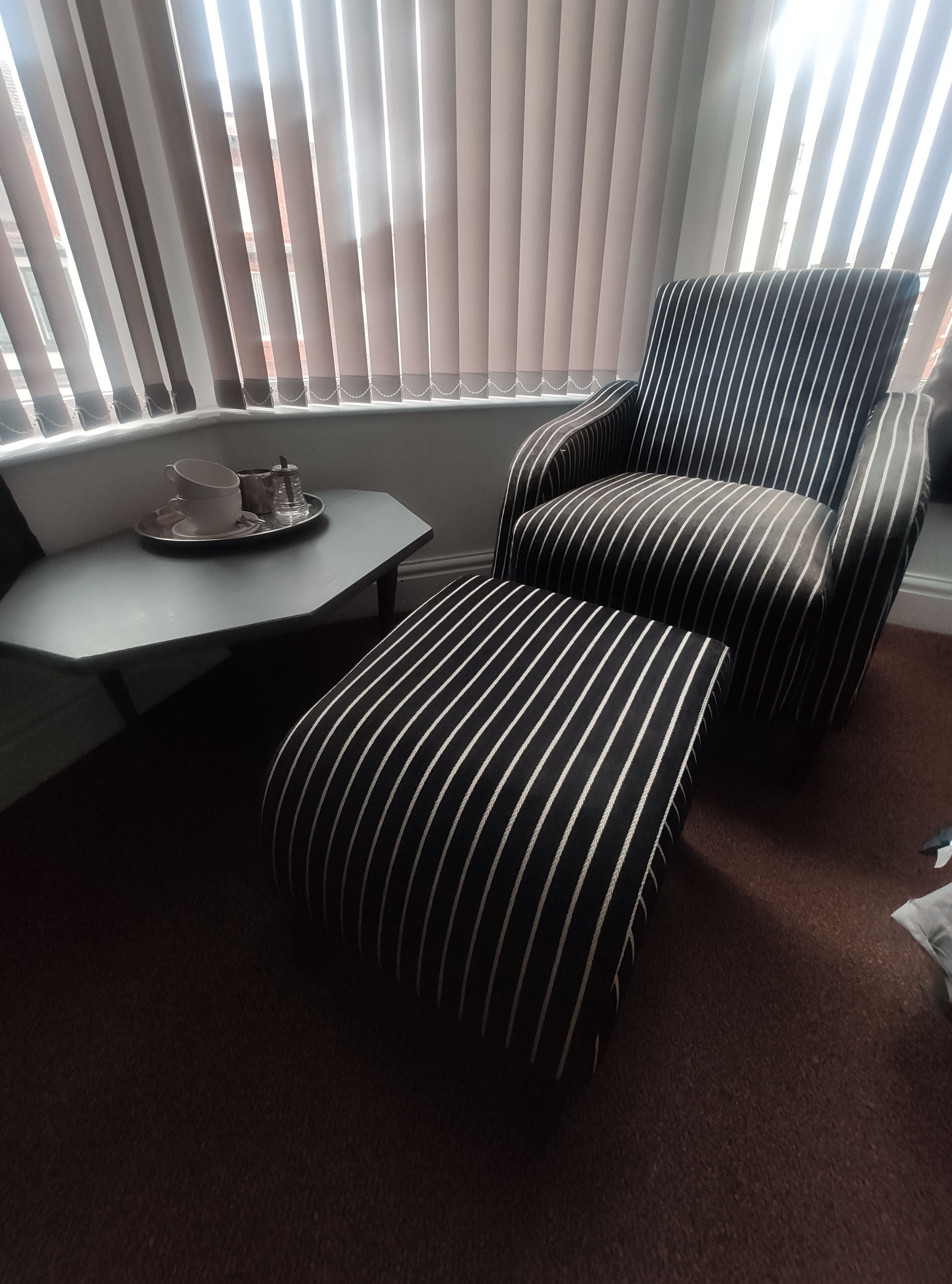 Két bảo mật tại phòng, bàn, màn/rèm cản sáng 