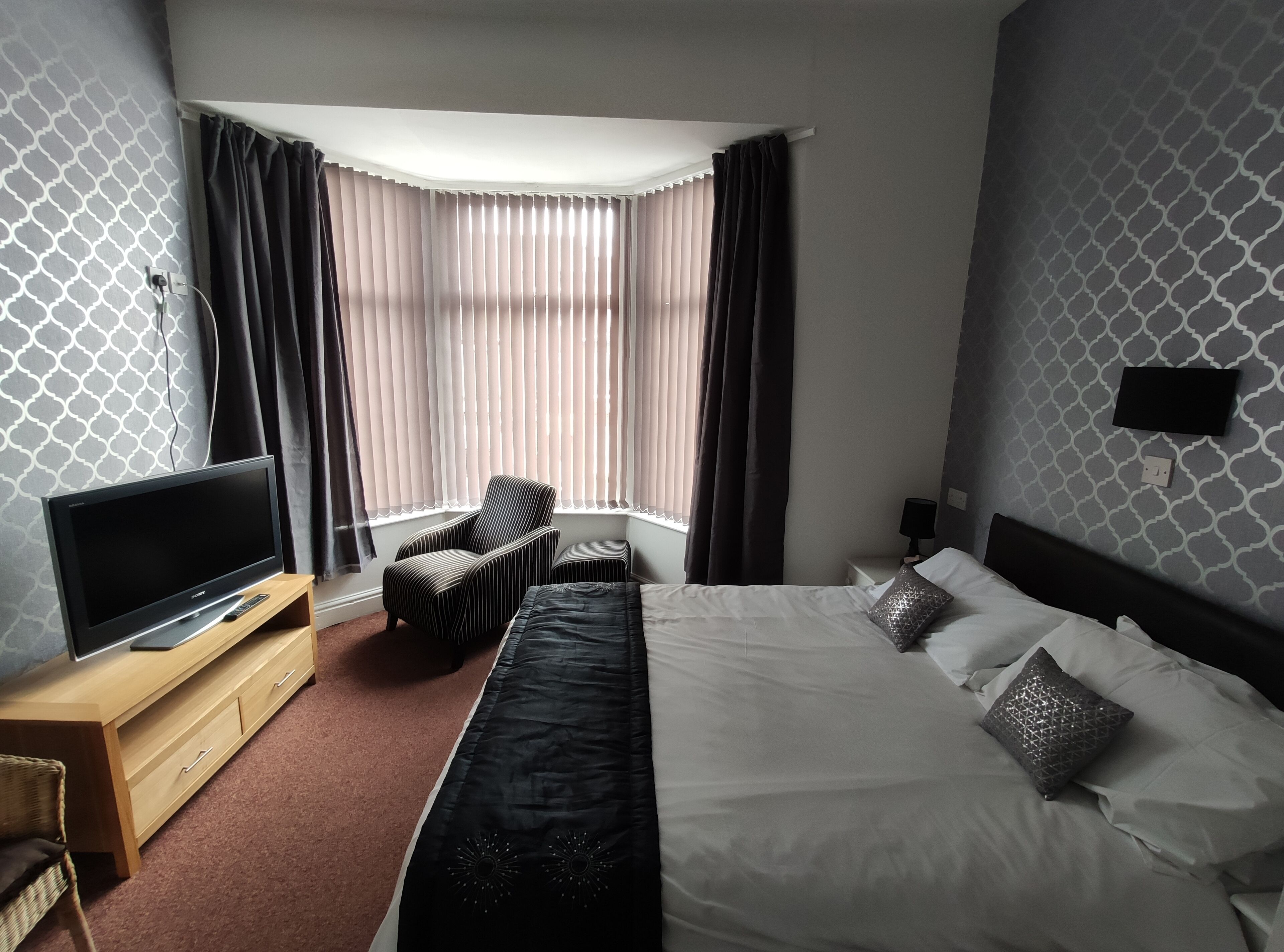 Két bảo mật tại phòng, bàn, màn/rèm cản sáng 