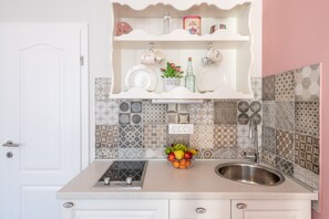 Fridge, stovetop, cookware/dishes/utensils, cleaning supplies - Old City Studios 2 - Adults only (Pula)