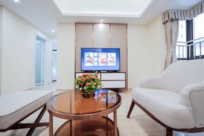 Een flatscreentelevisie