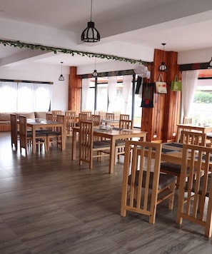 Café da manhã continental todos os dias mediante uma taxa