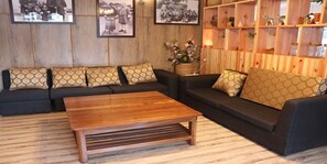 บริเวณนั่งเล่นที่ล็อบบี้