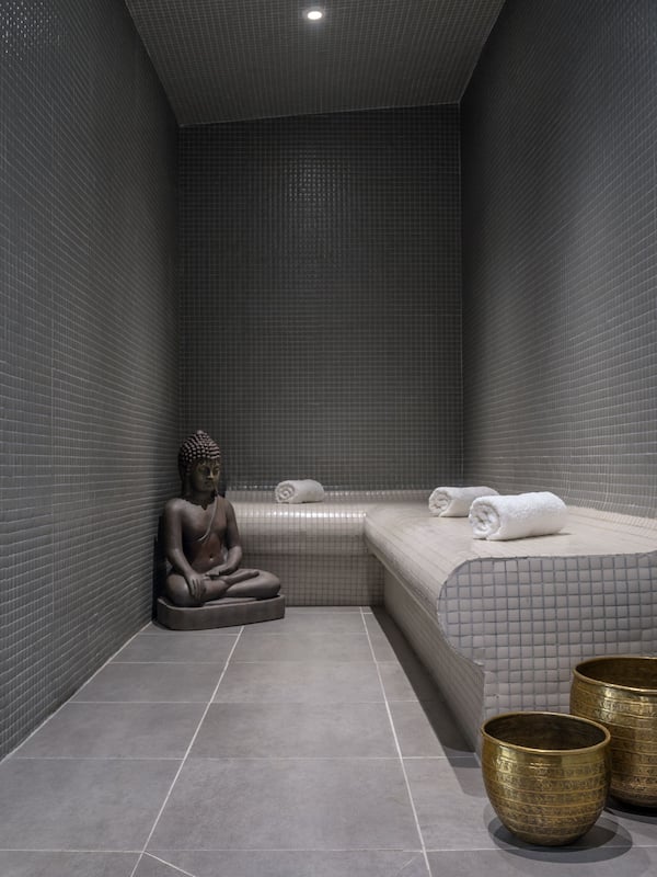 Sauna, hot tub, steam room, body treatments, aromatherapy, body scrubs