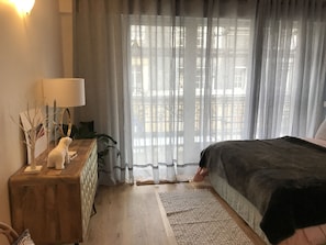 1 habitación, tabla de planchar con plancha, wifi y ropa de cama 