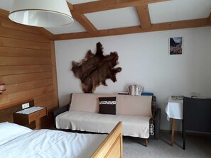 1 bedroom, WiFi, bed sheets - Double room (type A) Z-NR. 1 - Greber Christine - bed and breakfast Fernblick (Schoppernau)
