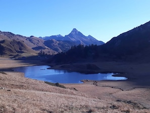 Unclassified image, 4 of 78, button - Double room (type A) Z-NR. 6 - Greber Christine - bed and breakfast Fernblick (Schoppernau)