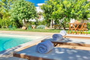 Outdoor pool, pool loungers