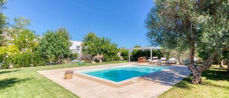 Außenpool, Liegestühle