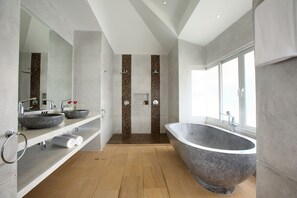 Villa, 6 habitaciones, no fumadores, cocina | Baño | Toallas