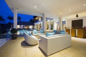 Villa, 6 habitaciones, para no fumadores, cocina | Área de sala de estar | Televisión de pantalla plana 