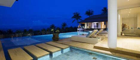 Kolam renang outdoor