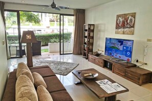 Villa, 4 Bedrooms, Non Smoking, Kitchen | Living area | Flat-screen TV - 4 Bedroom Twin Villas Cheong Mon (Koh Samui)