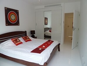 Villa, 3 chambres, non-fumeurs, cuisine | 3 chambres, décoration personnalisée, bureau, Wi-Fi gratuit