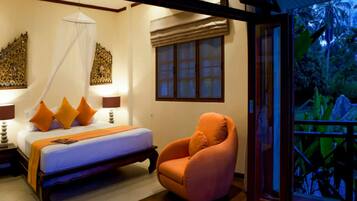Villa, 4 Bedrooms, Non Smoking, Kitchen | 4 bedrooms, individually decorated, desk, free WiFi