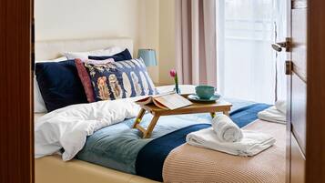 Business Apartment | 2 bedrooms, soundproofing, iron/ironing board, free WiFi