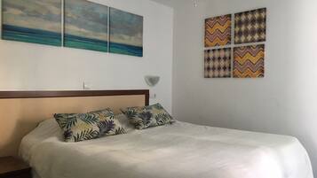 2 bedrooms, in-room safe, iron/ironing board, free WiFi