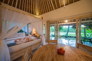 3 Bdrm Villa Damai | Iron/ironing board, free WiFi, bed sheets - Villa Damai, Ubud (Ubud)