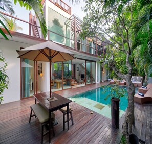 Vila exclusiva, 4 quartos, piscina particular | Terraço/pátio