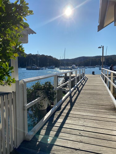 Studio minutes from Waterfront walks, close to Pasadenas, cafes, restaurants 