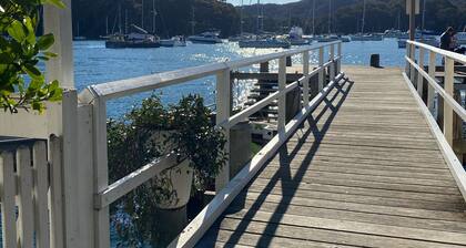 Studio minutes from Waterfront walks, close to Pasadenas, cafes, restaurants