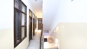 Unclassified image, 3 of 15, button - Hotel Harry Sangam (Chandigarh)