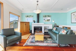 Una televisión, una chimenea, Netflix, servicios de streaming