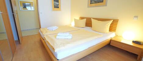 2 bedrooms, WiFi, bed sheets