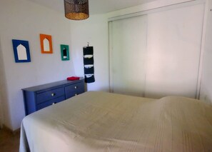 3 quartos, ferros/tábuas de passar roupa, berço de viagem, Wi-Fi