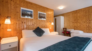 Doppia Superior, vista montagna | Una cassaforte in camera, Wi-Fi gratuito, lenzuola