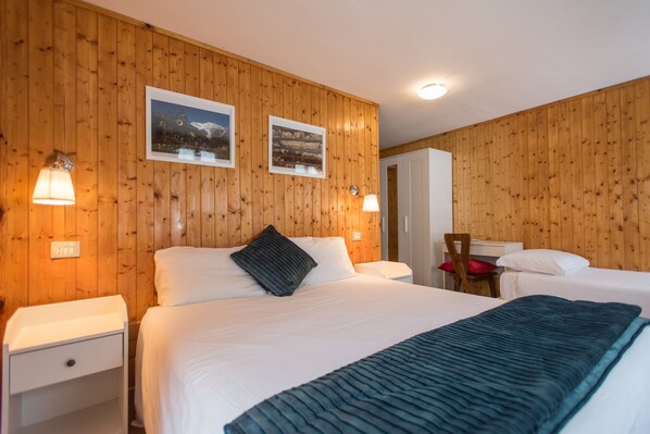 Superior Double Room, Mountain View | In-room safe, free WiFi, bed sheets