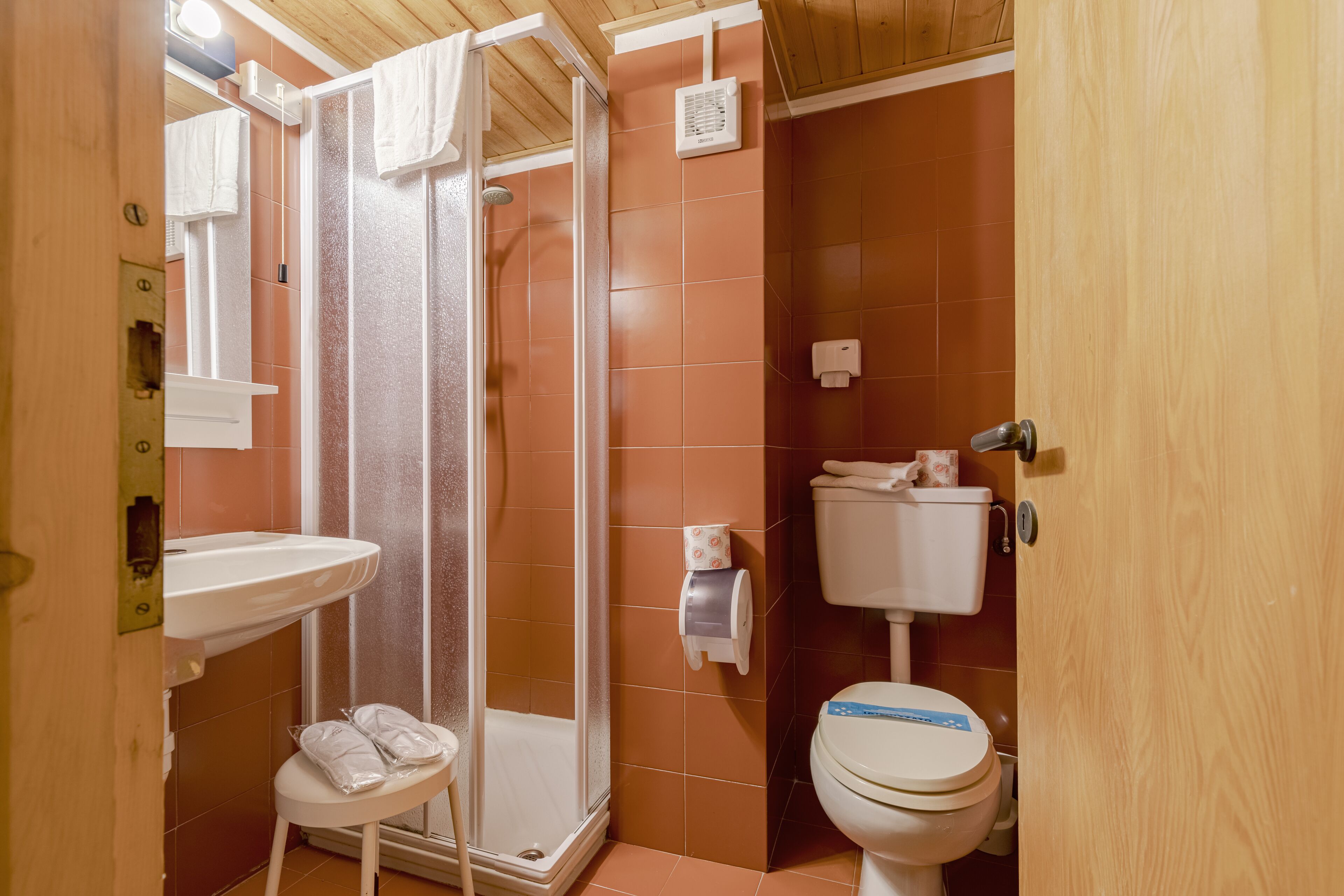 double room, balcony | bathroom | shower, free toiletries, hair dryer, slippers