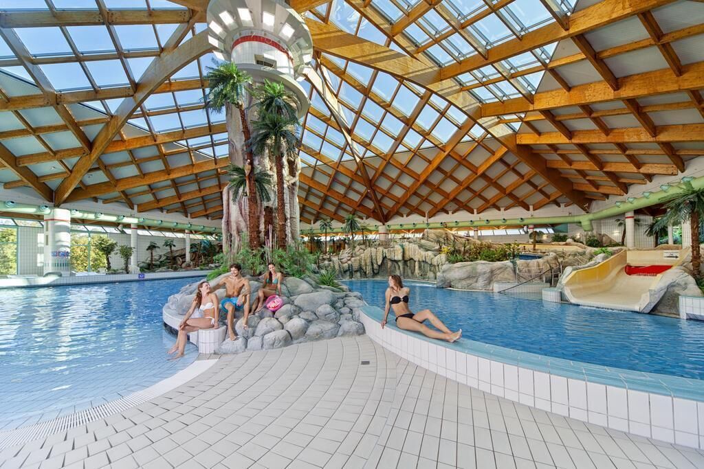 Innenpool, Außenpool (je nach Saison geöffnet)