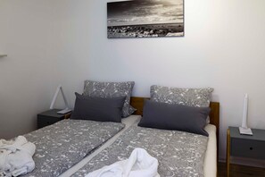 1 bedroom, WiFi, bed sheets