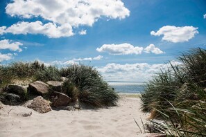 Unclassified image, 5 of 12, button