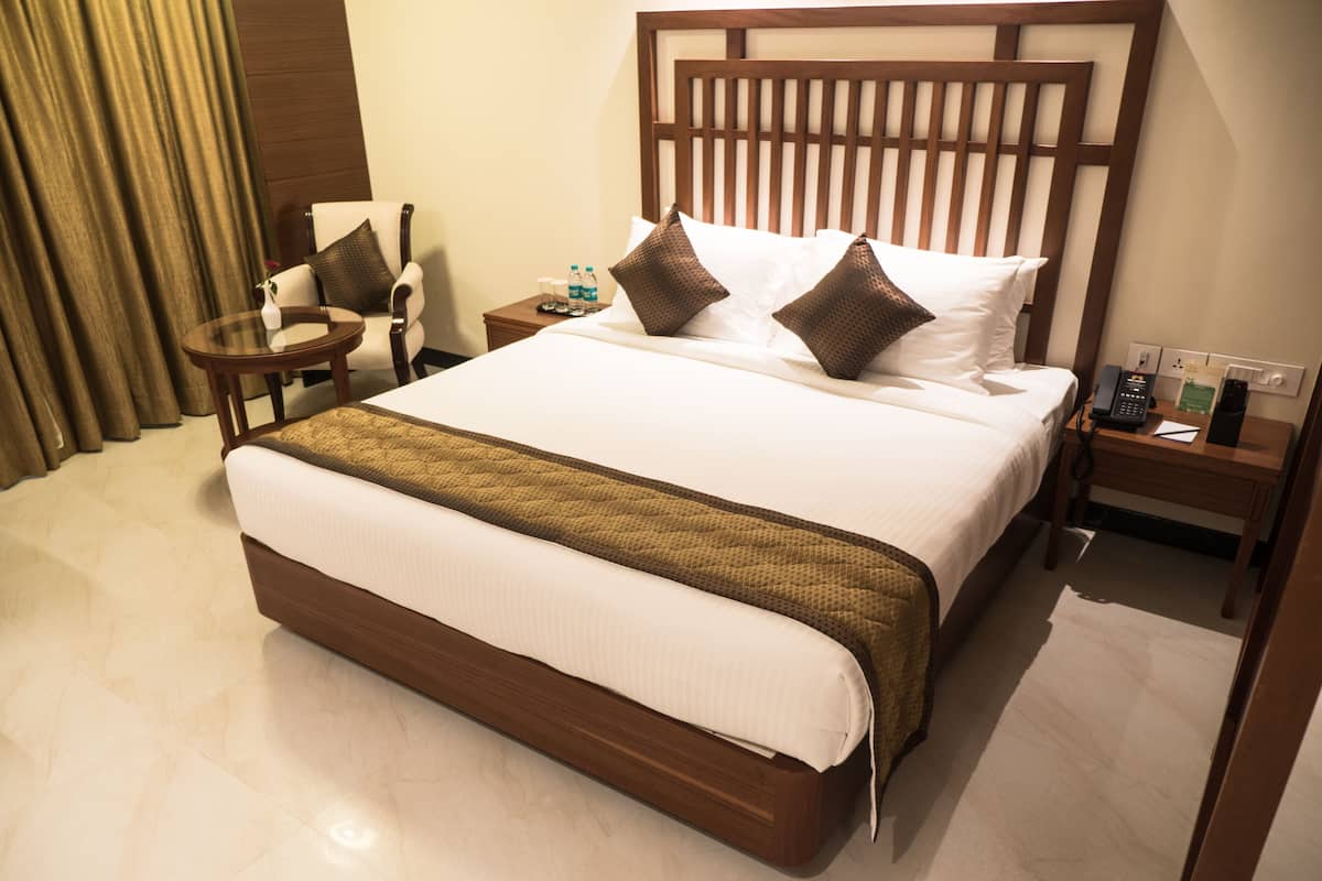 Premium Suite | Egyptian cotton sheets, premium bedding, down duvets, pillow-top beds
