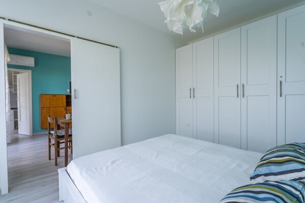 6 habitaciones, tabla de planchar con plancha y wifi 