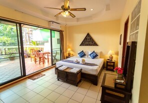 خزنة داخل الغرفة وواي فاي مجانًا