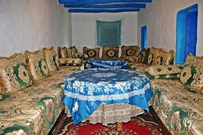 Breakfast area - Nefzi Guest House (Moqrisset)