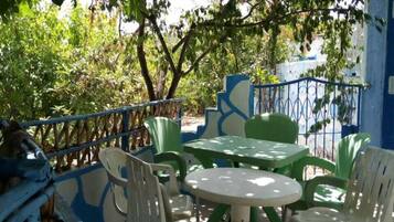 Breakfast, lunch, dinner served; Moroccan cuisine