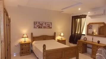 3 sovrum, vÀrdeförvaringsskÄp pÄ rummet, strykjÀrn/strykbrÀda och wi-fi