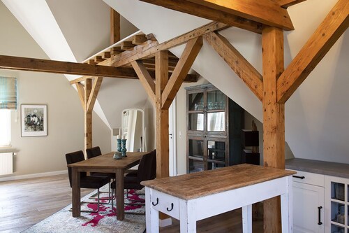 Lomahuoneisto "Falkennest" - asuu luettelossa olevassa kattorakenteessa