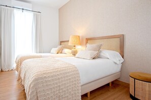 Apartment (3 Bedrooms) | 1 bedroom, iron/ironing board, free WiFi, bed sheets - Genteel Home Plaza Nueva Granada (Granada)