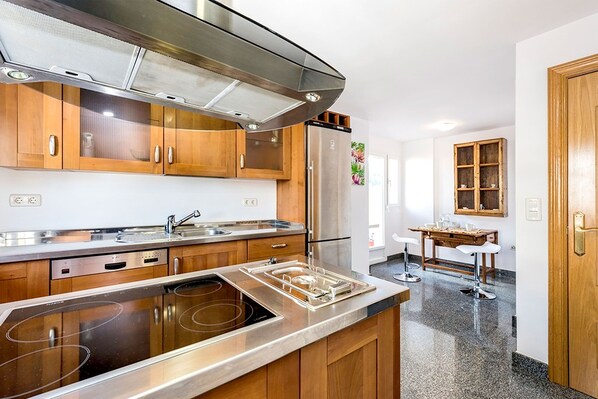 Apartment (3 Bedrooms) | Private kitchen