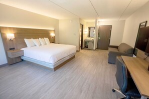 Down duvets, desk, laptop workspace, blackout curtains - Superior Stay Hotel (Marquette)