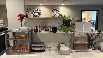 Free daily continental breakfast