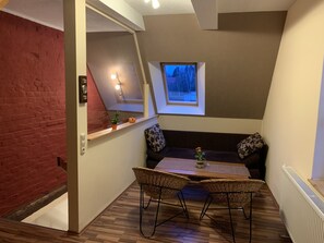 Télévision, lecteur de DVD, chaîne hi-fi